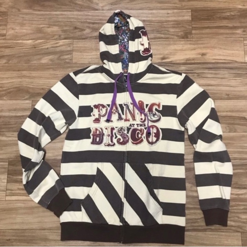 ISO!!!! PANIC AT THE DISCO PRETTY ODD HOODIE